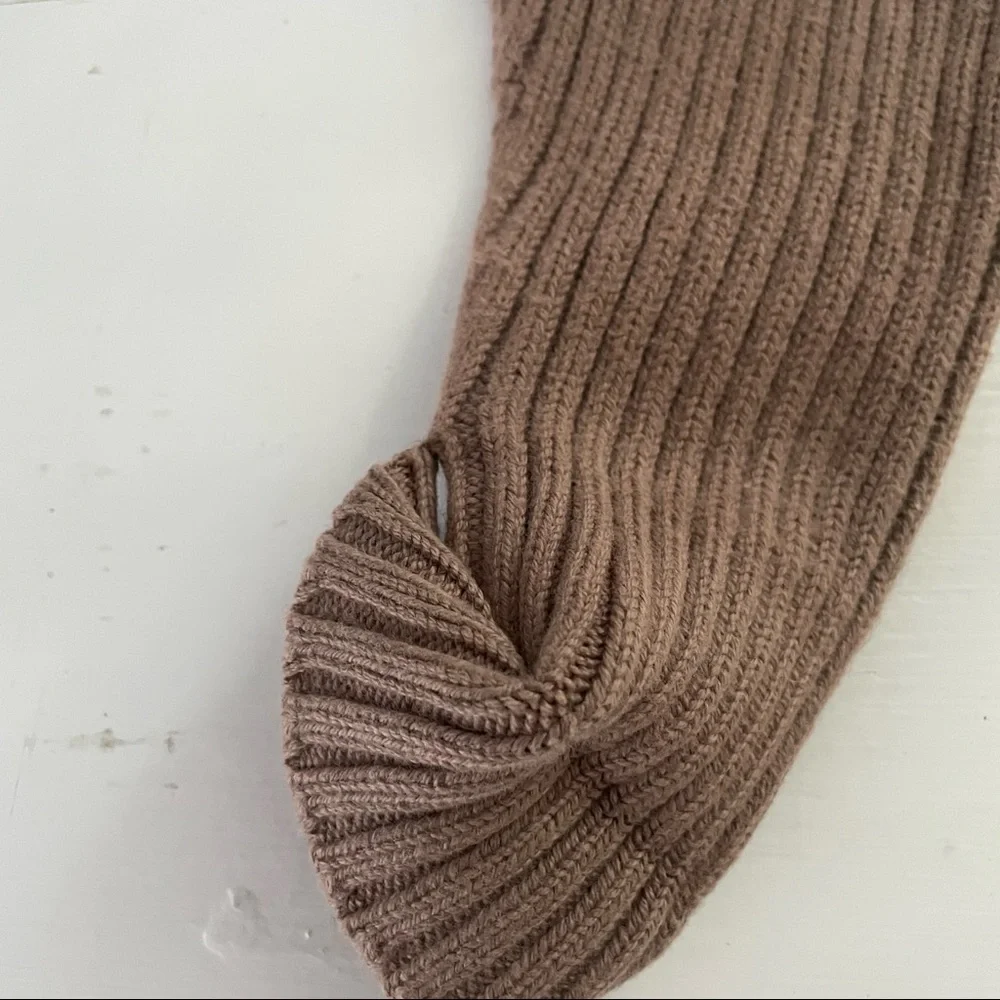 Hanna Andersson Ribbed Knit Leggings in Taupe